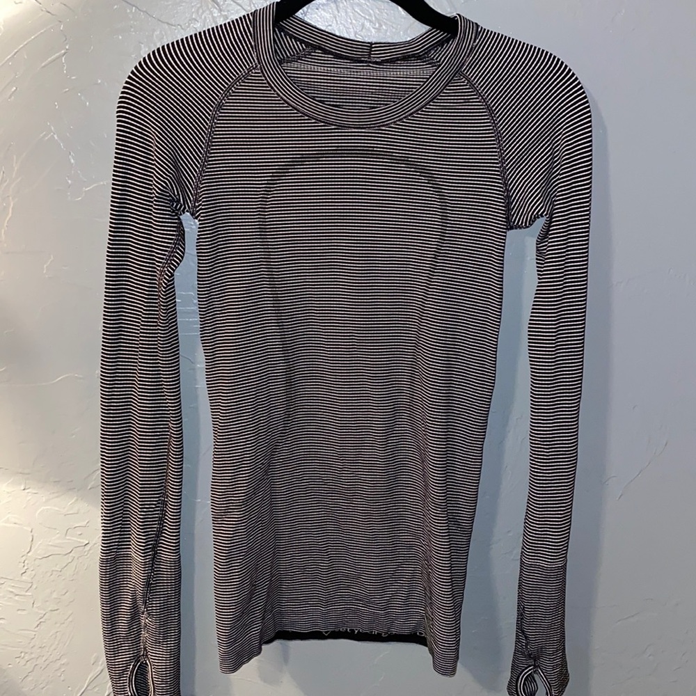 LULU LEMON TOP
